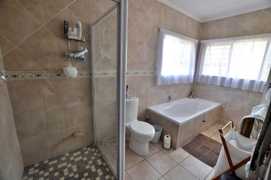 4 Bedroom Property for Sale in Fraaiuitsig Western Cape